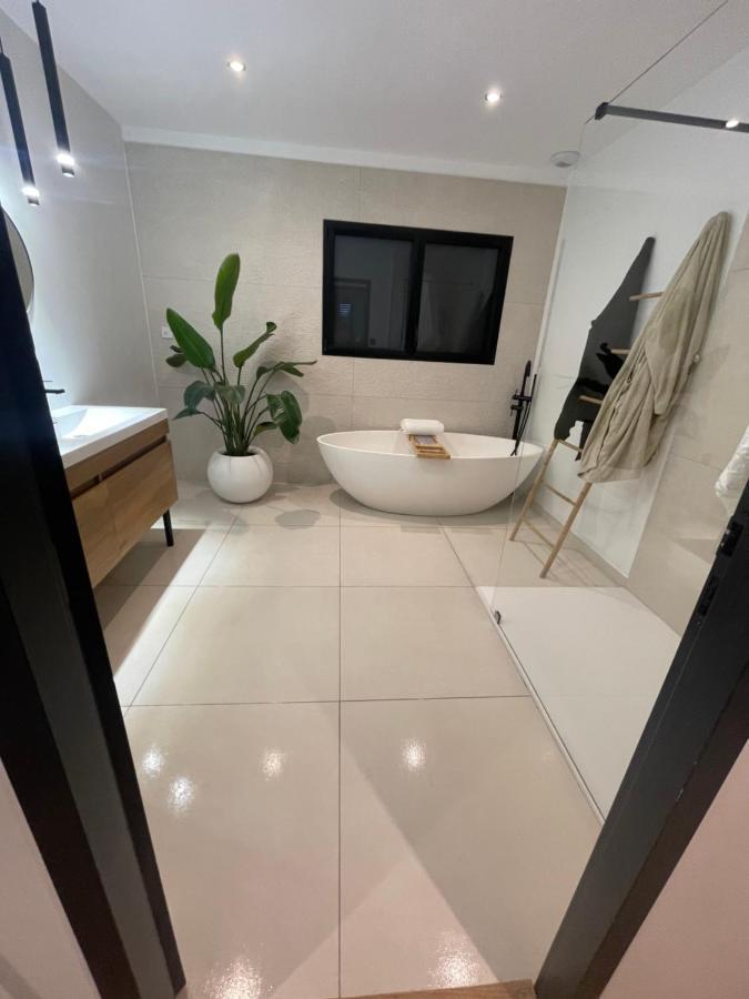 Magnifique Villa Avec Jaccuzi Wimille Bagian luar foto